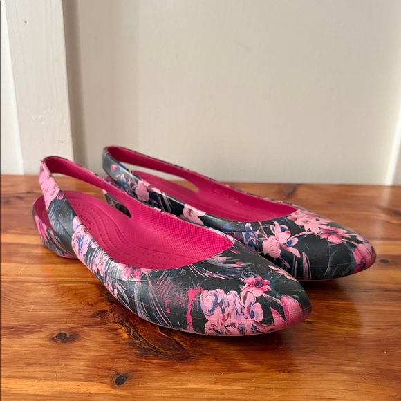 Crocs Women Eve Tropical Floral Iconic Comfort Slingback Flats - Picture 1 of 7